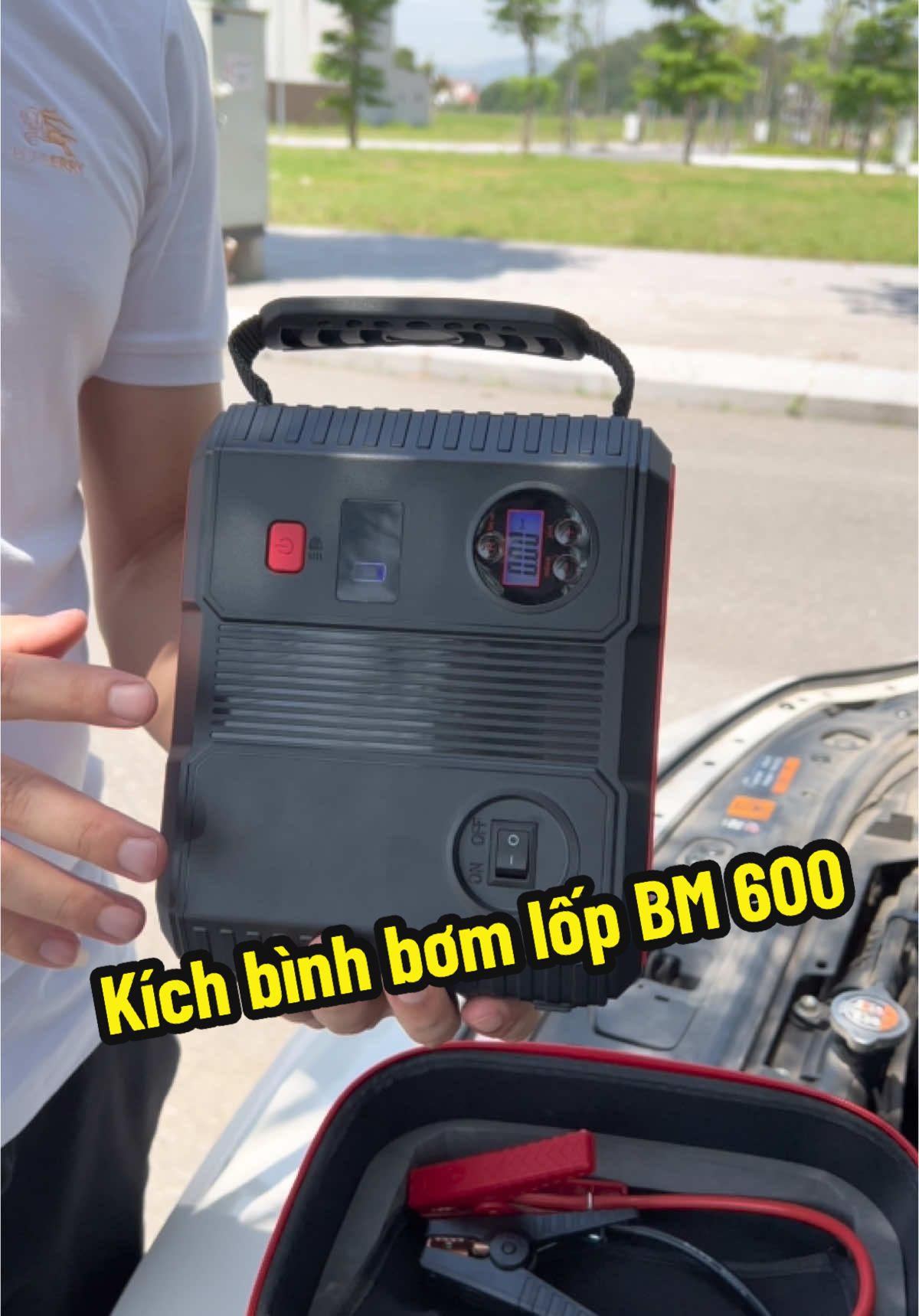 Kích bình ắc quy kiêm bơm lốp ô tô đa năng BM 600#huyvaxe #oto #kichbinhacquy12v #bomlopoto #bomlopkichbinh 