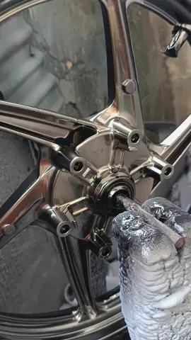 Gak dapat VND Sixstar, Velg CB 150r kita Sixstar kan 🤣 Silver Chorme effect velg cb150r old pnp ninja ss! #Repaint #Sixstar #CB150R #CHROMEEFFECT #SPIDERCHROMEEFFECT #VELG #SPC88