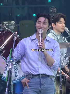 kepikiran pula pengen denger suara nyanyi hyung nya kalo abis nangis gimana😭 #youngkday6 #dowoonday6 #day6myday 