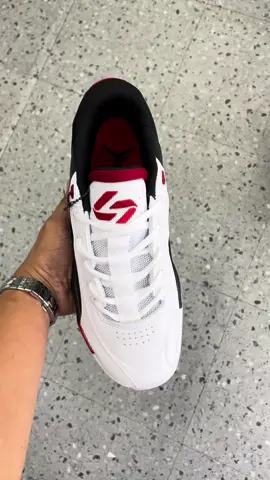 Luka. 77 PF “Bloodline” WYS Exclusives 💯 We pride ourselves on top-quality products made with the best materials and care. When you shop with us, you’re getting the best. ✅ Free Socks 🧦  ✅ ABSOLUTELY BEST BATCH IN THE MARKET 💯 ✅ What you see is what you get ✅ Actual photo posted ✅ Same day Delivery 🚚 ✅ Cash on Delivery 💸 ✅ Hassle-free returns if you’re not 100% satisfied ✅FBPAGE: Watch your sneakers ✅Tiktok: Watch your sneakers For Inquiries📩⬅️ please message us You're in good hands with us  .  Available sizes EUR: 40/41/42/43/43.5/44/45/46 (Size) US:7/8/8.5/9/9.5/10/11/12 (Size) #fyppppppppppppppppppppppp #manilaphilippines🇵🇭❤️ #fyp #trending #luka #basketballshoes #manilaphilippines 