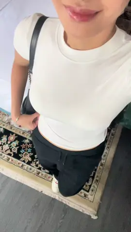 Áo thun ôm body 🤍 #justdun #fyp #xuhuong #outfit #fitcheck 