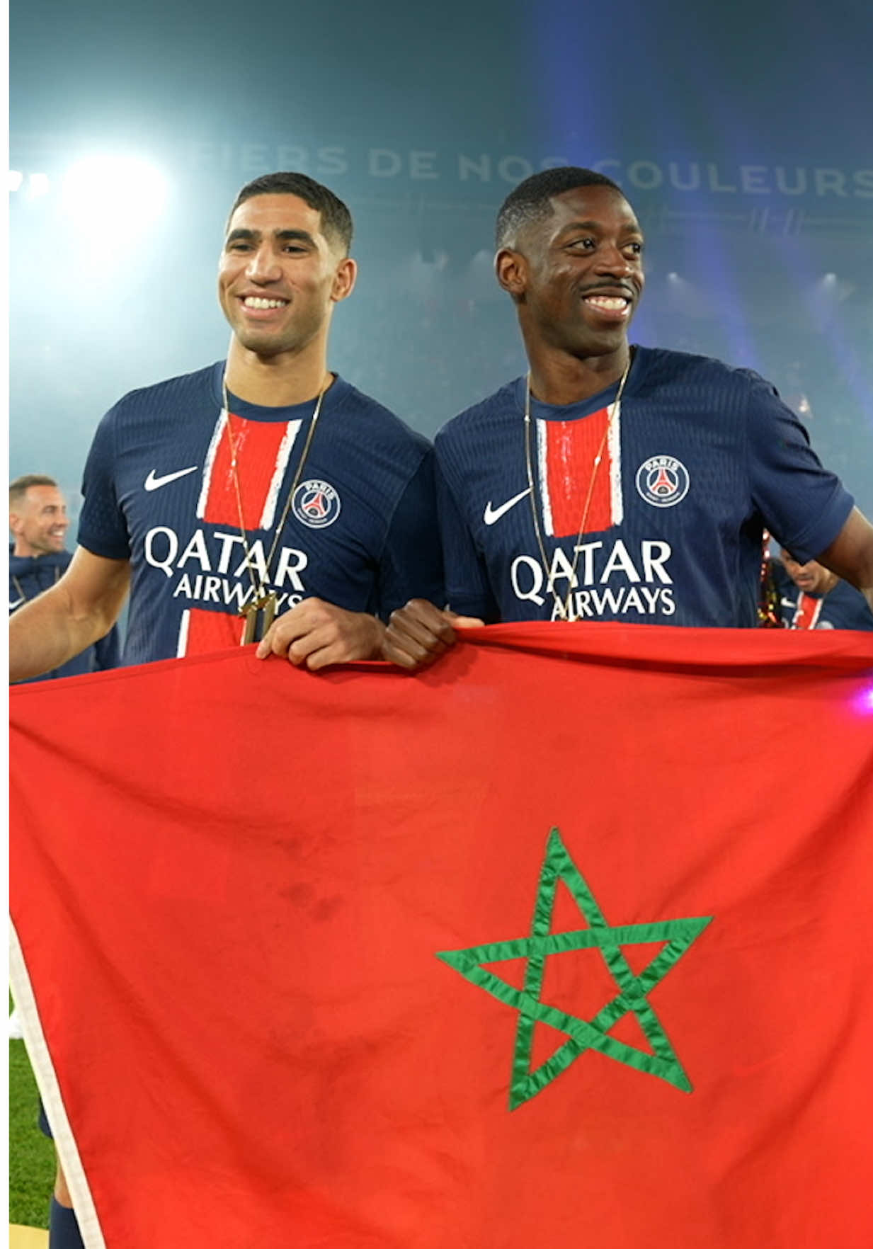 One team, a thousand colors. ❤️💙 #psg #ligue1 