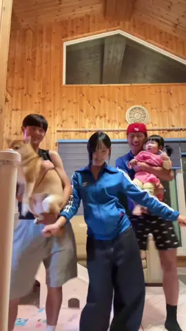 저희 사실 가족이에용 #추천 . . . @다오리와떠이 우빈이 고모분 계정이에요 팔로우 많이 해주세용~♡♡