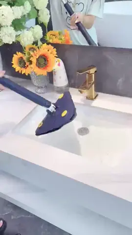 Con este trapeador automático que no requiere lavado a mano, ya no tendrás que preocuparte por ensuciarte las manos. Es una bendición para la gente perezosa！ #fregar#mop#cleaning#LifeHack#tiktokmademebuyit#fyppp#fyp 
