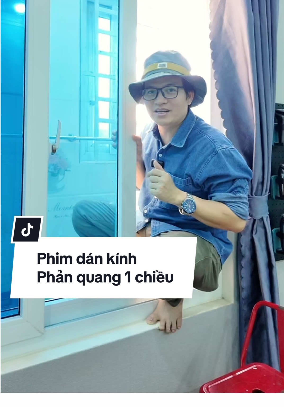 Phim dán kính phản quang 1 chiều chống nắng, chống chói cực kỳ hiệu quả! Lại có khả nắng chống hhomf từ bên ngoài! Dễ dán khi xịt nước rửa chén phai với nước #phimcachnhiet #giaydankinh #caitaonha #decor #mittocao 