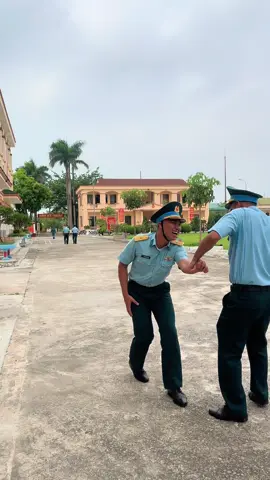 Lần đầu bị đóng băng 🥶 #xuhuong #viral #A80 #dieubinh #quandoinhandanvietnam 