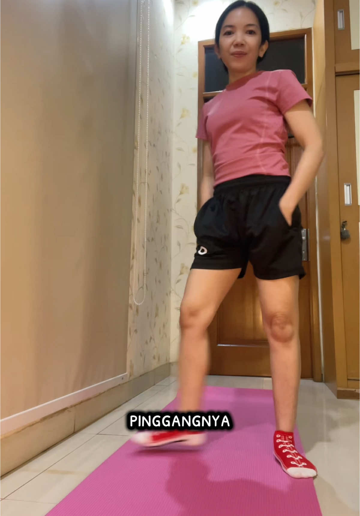 Celana olahraga wanita celana pendek running pant #celana #celanapendek #celanaolahraga #promoguncang66 #cuantanpabatas 