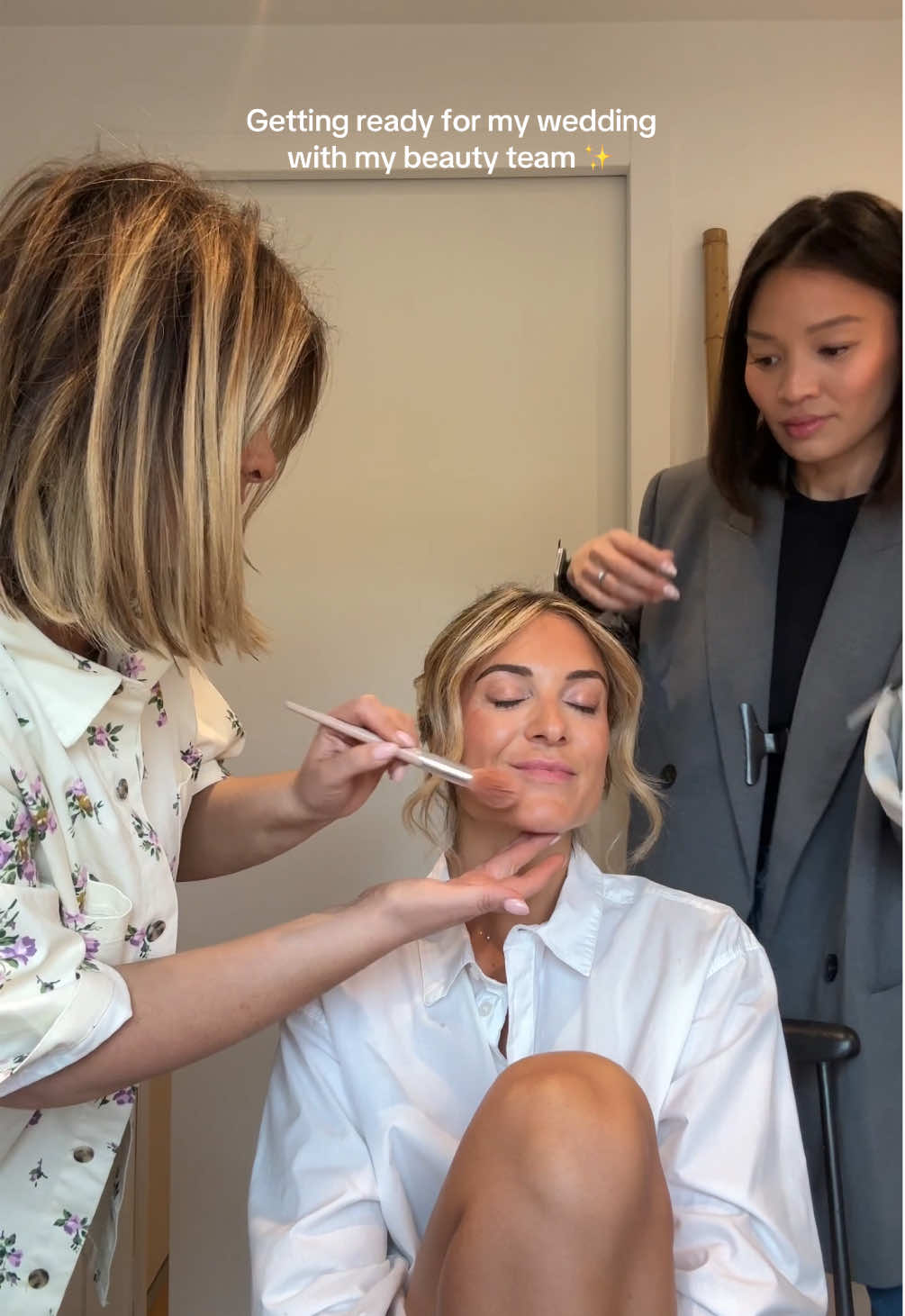 POV : getting ready for my wedding dayyyy 🤍🤍✨✨ Team @Soniab @Benedictelai  - #fy #fypage #tiktokfrance #wedding #makeup #hairandmakeup #beauty 