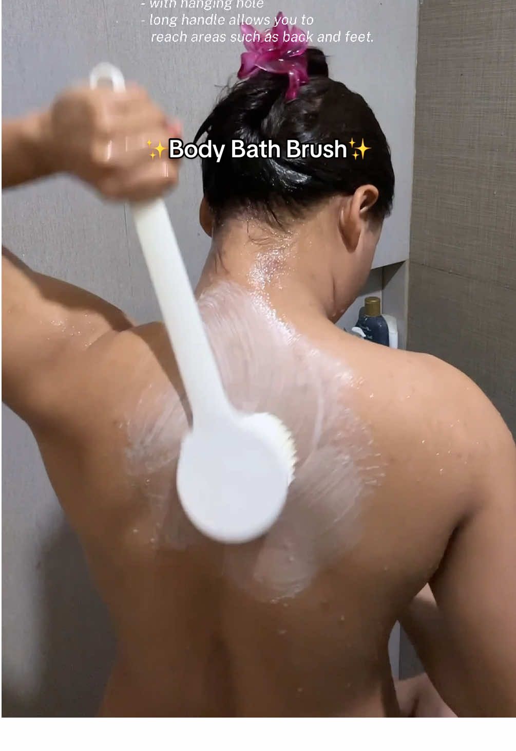 ✨Body Bath Brush✨ Great for body scrubbing, without damaging the skin. #bathbrush #bodybrush #bodyscrub #bath #bathessentials #scrubbing #personalcare 