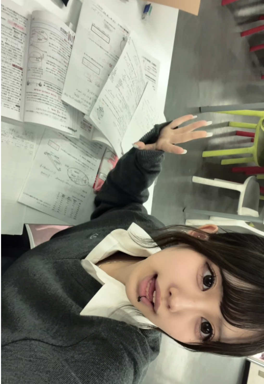 物理えぐいなんも分からん！こんな感じですが医療コースです😴🩺 #文転しとけばよかった #日大jk #ljk #07 #fyp 