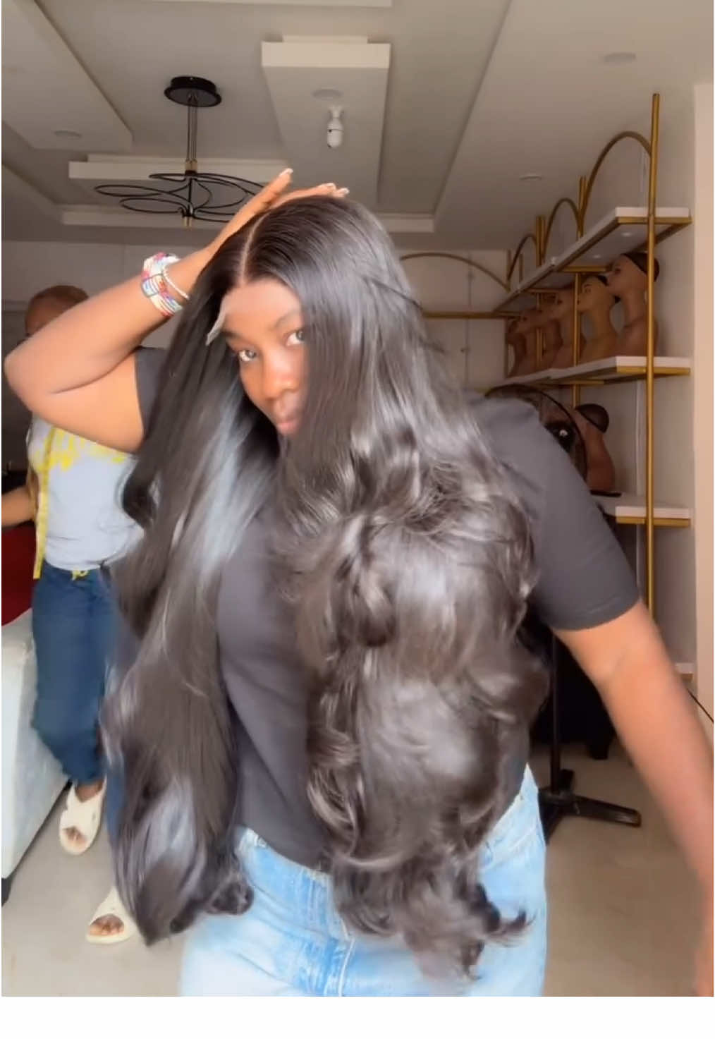 R8500 5 bundles used for this Raw bouncy hair available immediately on SALE 😍👌To order yours 📲+27 62 918 8141