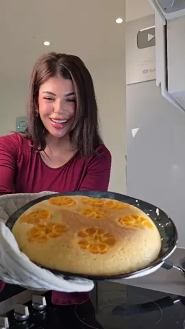 كيكة برتقال بدون فرن؟ أيوه ممكن، وشوفتوا كيف طلعت؟🍊😍 المكونات: زبدة: ٢ ملعقة صغيرة سكر: ٢٠ غرام كيك🎂 اربع حبات كلمنتين بيضتان سكر: ١٠٠ غرام زيت نباتي: ١٠٠ مل حليب: ١٢٥ مل دقيق: ١٧٠ غرام بيكنج باودر: ملعقتان صغيرتان فانيليا: ملعقة صغيرة #fyp 