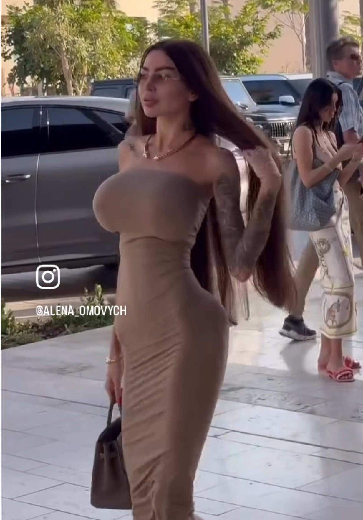 #fypシ゚ #fyp #alenaomovych #model #dubai 