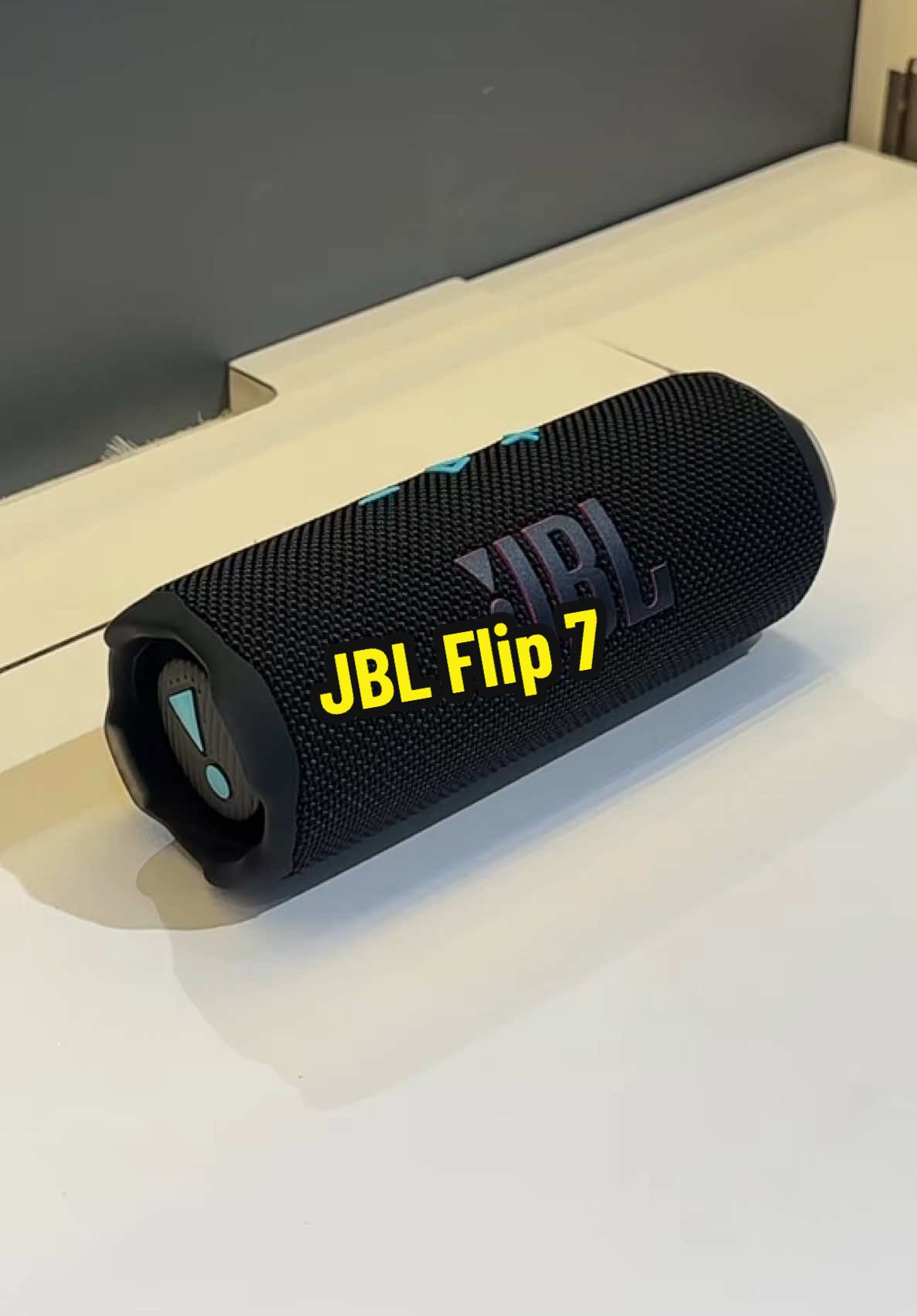 Âm nhạc là người bạn đồng hành – JBL Flip 7 là 