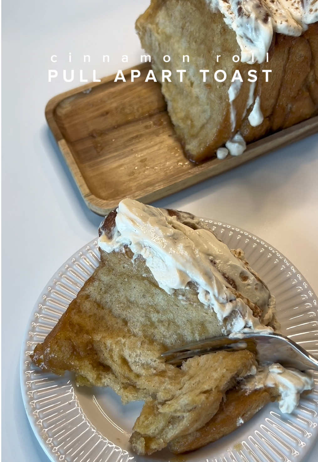 Cinnamon Roll Pull Apart Toast  Full recipe is now on my website online: delicate-kitchen.com (link in bio) . . #cinnamood #cinnamonroll #cinnamon #cinnamonrolls #cinnamonbuns #creatorsearchinsights#pullapartbread #pullapart #Recipe #baking #EasyRecipe #rezept #tarif #tarifler #Рецепт #рецепты #rezepteideen #rezepte #kesfetteyiz #gorsellezzetler #lezzetduragi #eniyilerikesfet #tarifsunum #sahanelezzetler #yemekrium #mukemmellezzetler #mutfakgram #sunumduragi #tencereyemekleri