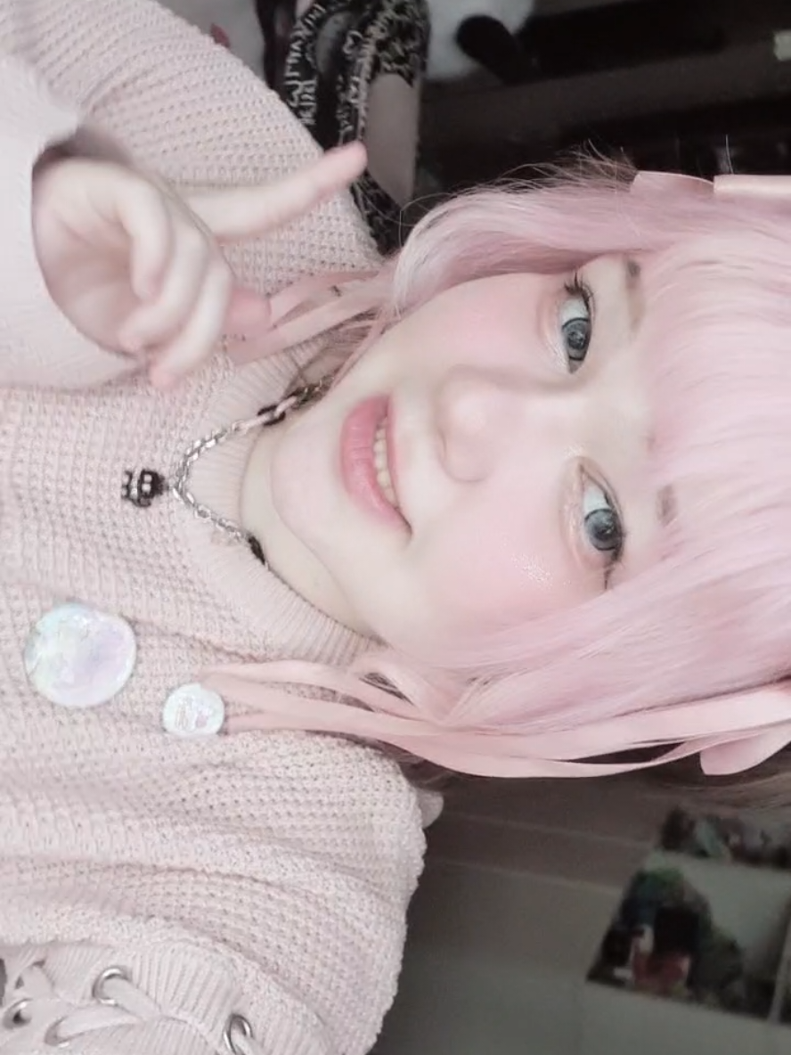 kiss a kitty #cutecore #kawaiifashion #jfashion #jsf #shoujogirl #coqquete #loona #chuu #fyp 