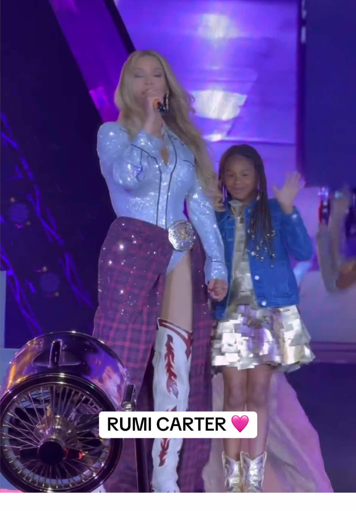 RUMI 🩷 Chicago  Cc: @craudiojr   #beyonce #beyhive #cowboycarter #cowboycartertour #rumi #rumicarter #blueivy #blueivycarter 