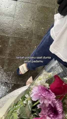 dunia terlalu jahat ya sayang🥺 tenang ya ada aku #quotes #bucin #cinta #ldr #psangan #romantis 