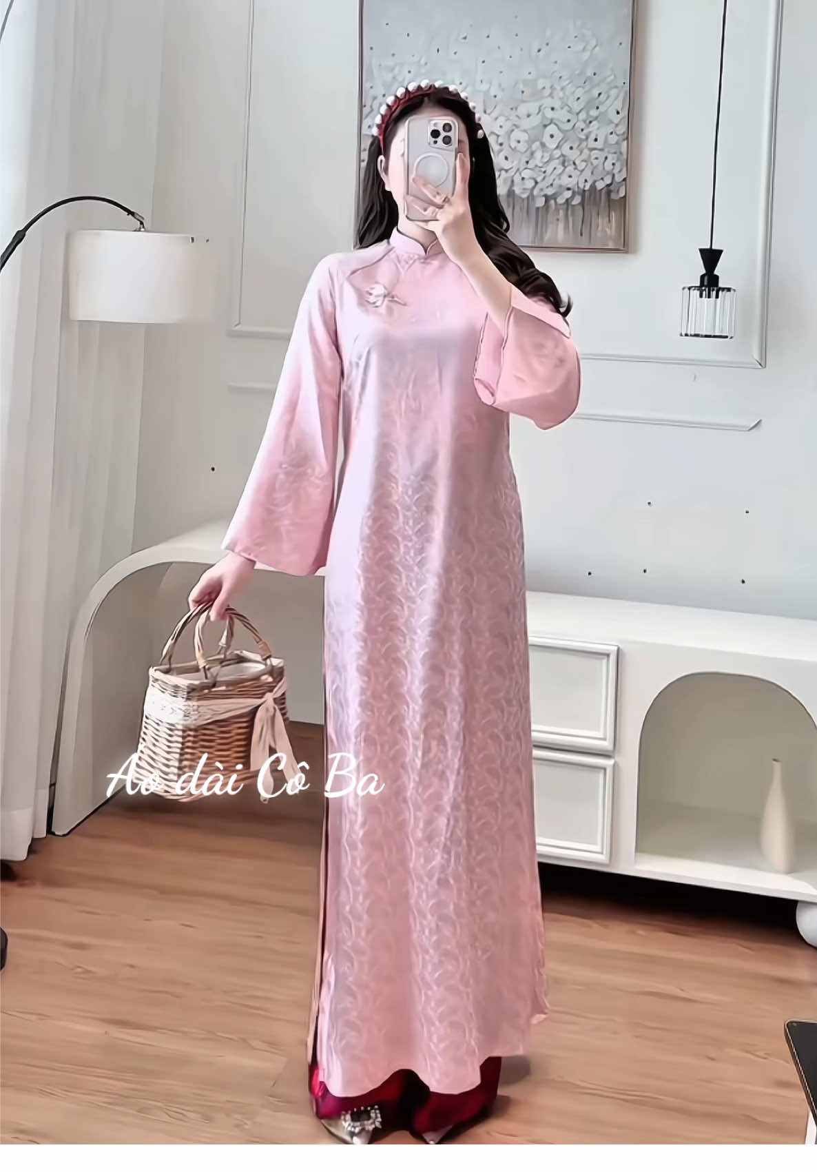 Siêu phẩm nữa chị em ơi, mới lên mẫu mà chưa có tên, chị em cmt gợi ý cho Cô Ba với nhé😅☺️#aodai #aodaicoba #aodaisuong #aodaicachtan #aodaicuoi #xuhuong 
