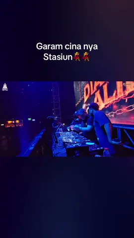 #stasiunsurabaya #top10 #viralvideo #djjimmyonthemix #stasiuntop10🚂 