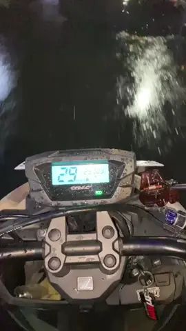 hujan malam #pekalonganinfo #pekalongan24jam #pekalongan #alunalunpekalongan #kulinerpekalongan #beatstreet #beatstreetindonesia 