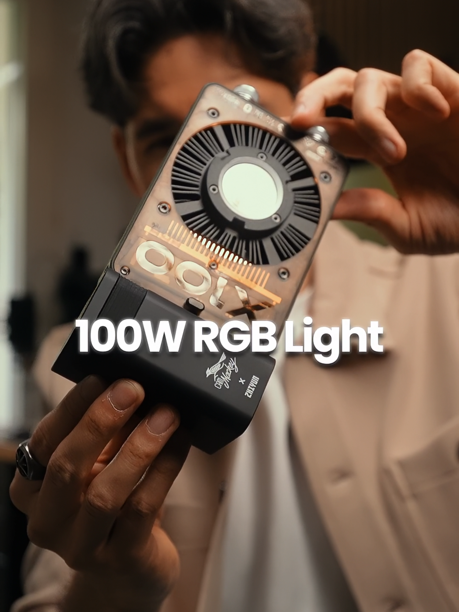 Discover the Molus X100 RGB, a versatile RGB light co-designed with Cam Macky. 🌟 With its enhanced ecosystem, the X100 RGB works flawlessly with accessories like the spotlight attachment, fresnel lens, softbox, and barndoors, giving creators the precision and versatility they need. 🎥@justdodani 🔗Link in bio to learn more. #ZHIYUN #MOLUSX100RGB #X100RGB #ledlights #Lighting #lightinginnovation #rgblight #contentcreation #filmmaking #lightingsetup #filmmakerlife #cameragear