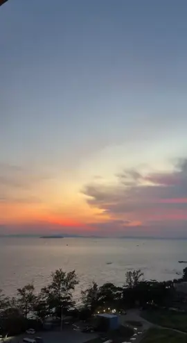 看著同一片海，卻相隔兩地！