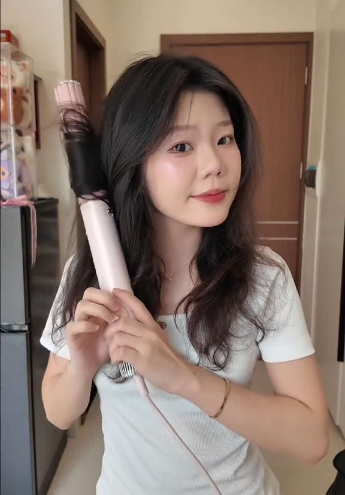 Lí do tóc mình mỏng nhưng lúc nào cũng bồng bềnh xinh iu 😋 #vukhanhlinh2003 #masuto #maysay5inmasuto #maysayuon5in1