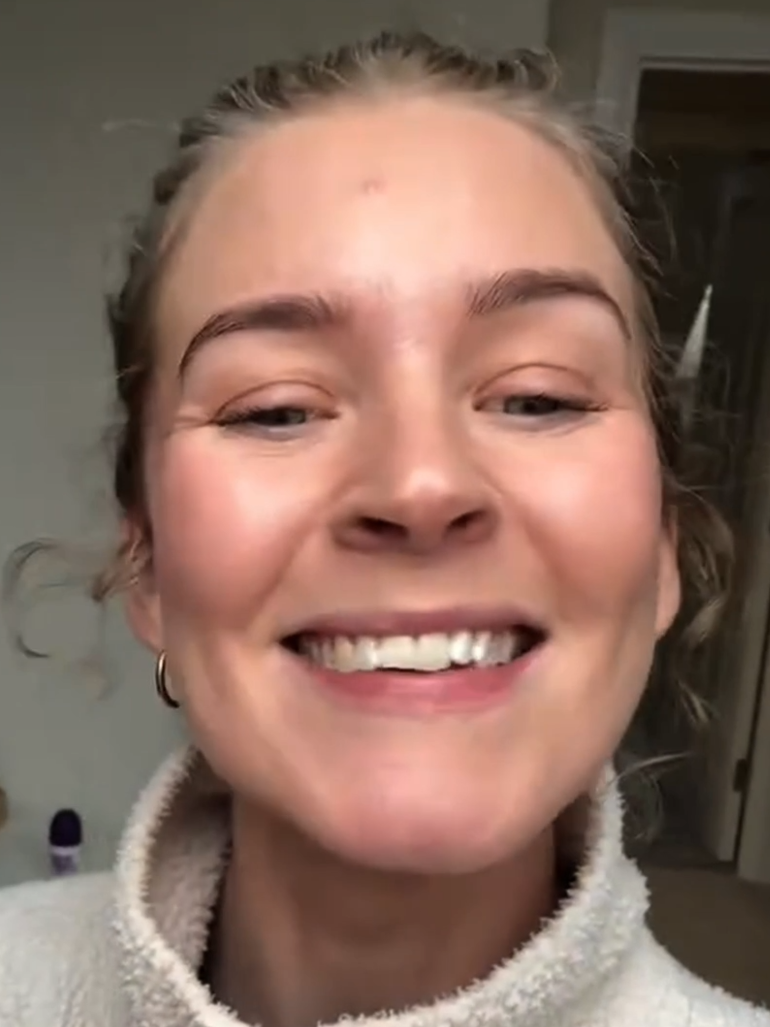 Struggling to whiten your smile? Here's how to fix that! 👀 #whitesbeaconsfield #confidence #Summer #beauty #teethwhitening #traveltok