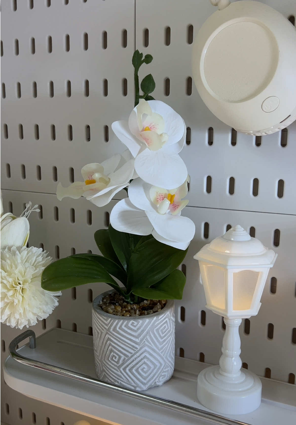 Artificial Bonsai Orchids for only ₱136 pesos that looks real. 🌷❤️ #artificialflower #Artificialorchids #orchids 