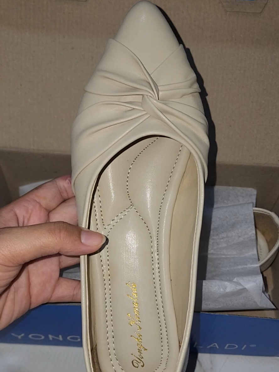 Flatshoes nyaman dipakai cakepoll harga murce dari yongkii💕🩰🛍🤩👇 #rekomendasi #flatshoes #sepatumurah #fypage 