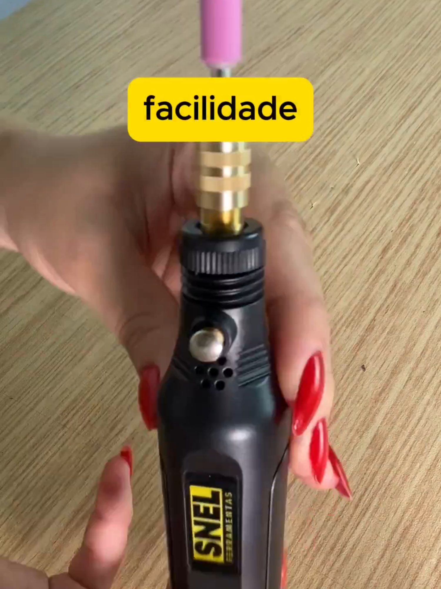🛠️ A MINI RETÍFICA QUE FAZ DE TUDO! 🛠️  Conheça a Micro Retífica Elétrica SN06 da SNEL Ferramentas – compacta, versátil e pronta pra qualquer detalhe!  🛠️ Portátil e 100% a bateria  🎯 Velocidade ajustável no gatilho  🧰 Acompanha kit completo de acessórios  Ideal pra lixamento, corte, polimento e gravação com precisão!  #retifica #microretifica #snelferramentas #ferramentas #façavocêmesmo #diybrasil #ferramentaprofissional #manutenção #polimento #gravação #marcenaria