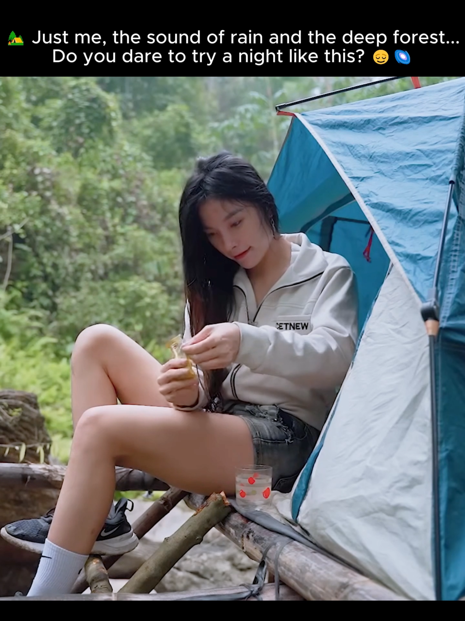 🌧️ Alone in the Rainforest: Peaceful Night Inside My Cozy Shelter | Nature ASMR Vibes 🌿#SoloCamping #RainSounds #NatureASMR #CozyShelter #WildernessVibes #RainforestNights #PrimitiveCamping #RelaxingNature #ForestLife #PeacefulNight
