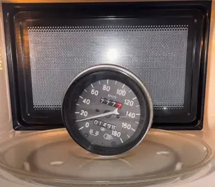 Microwave VS Speedometer 🚗🚨✈️🚀🔥 What's next? All actions in the video are performed by professionals❗️#speed #speedup #auto #lightning #fire #sports #videoviral #experiment #microwave 