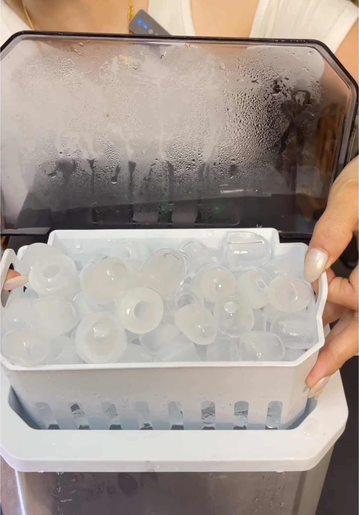 Điểm ăn tiền của chiếc máy làm đá là sản xuất đá siêu nhanh #maylamdavien #maylamda #hahienhoa1 #xuhuong #tienichgiadinh 