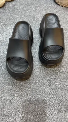 Dép quai ngang 9,5cm màu đen cá tính #deple #giaydep #deplenuhot #xuhuongtiktok 