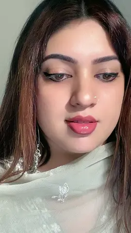 Door tumse rahun to ho bechainiya.    #claralacoste🤍 