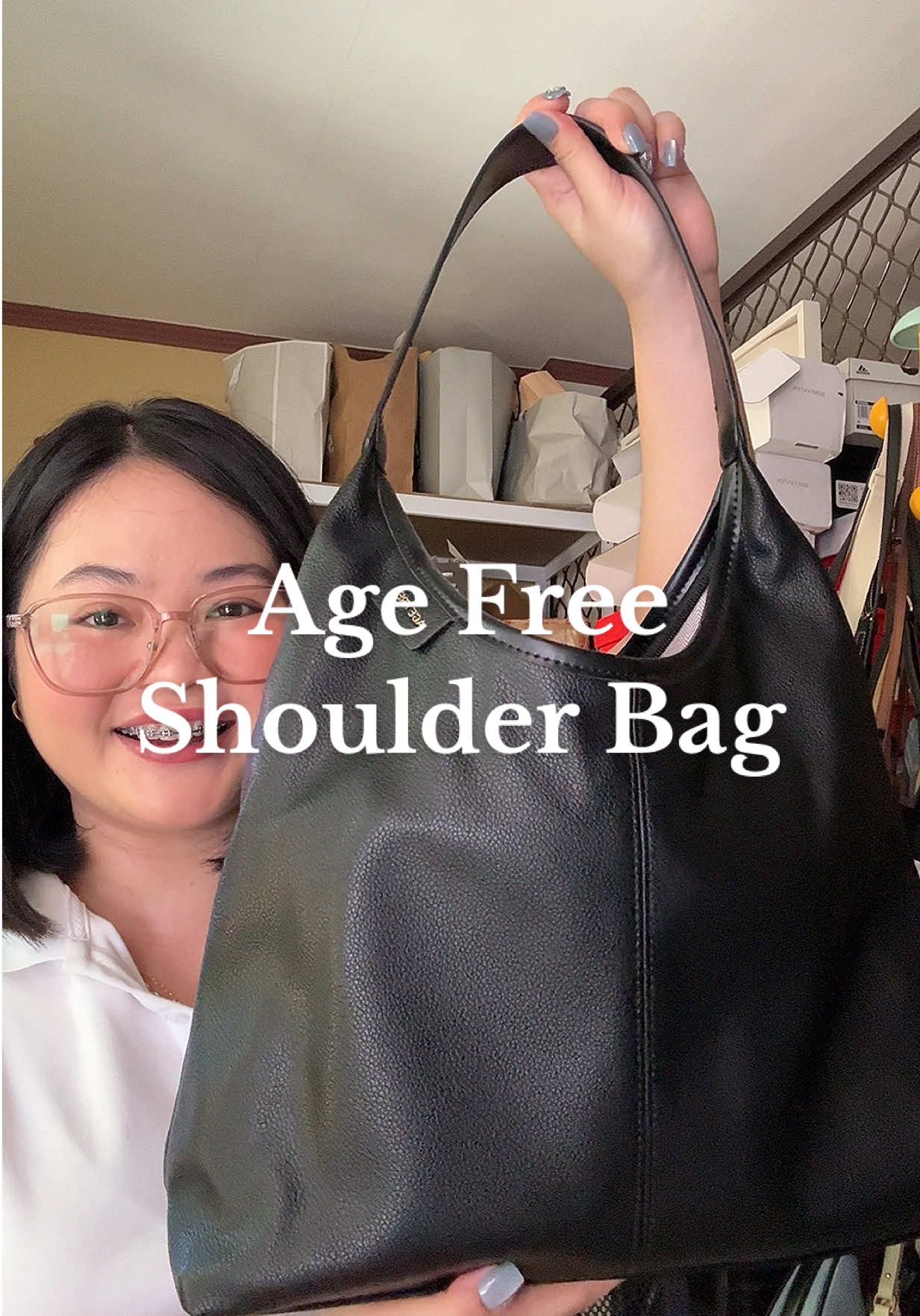 This is so pretty!!!!  Very classic chic 🖤 @AGE FREE.ph  #agefree #agefreebag #agefreenewarrival #bagreview #bagviral #bagrecommendation #softleatherbag #shoulderbag 