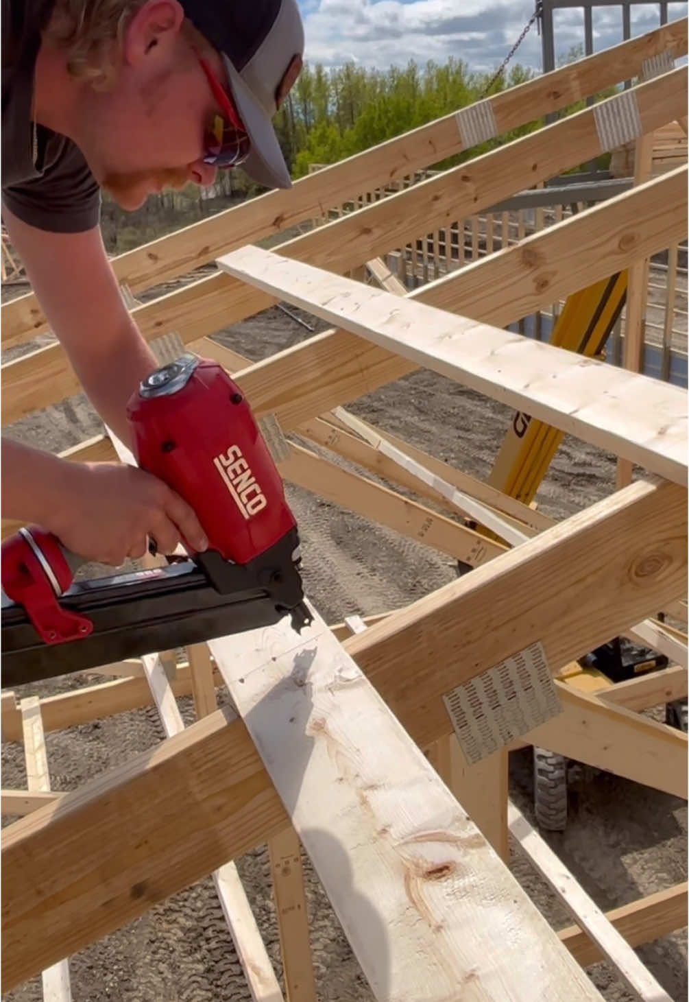 Framing up the roof of this post frame riding arena one “ya board!” at a time 🤠  #CinchCarpentry #QualityOverQuantity #PostFrame #Framing #Carpentry #RidingArena #Equestrian #Horses #Ranch  #Nailer #Nails #Lumber #AirNailer #Tools #sencoambassador #Alberta 