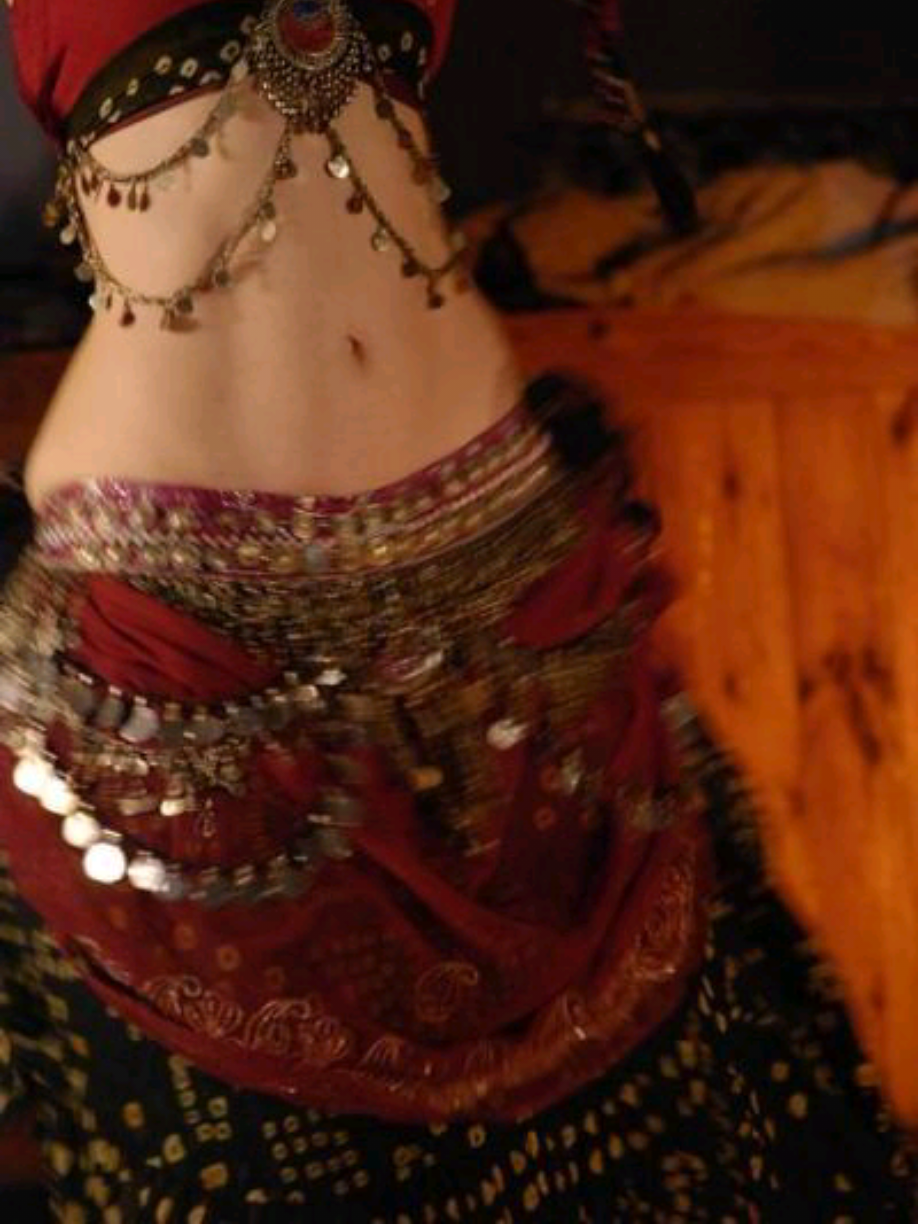 احزان بـ حزان 💃🏻😂 #pov #العراق🇮🇶 #CapCut  #اكسبلورexplore #ترند_تيك_توك #تصاميم_كاب_كات #رقص #ركص #رقص_عراقي 