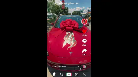 អេដមីន និងហ៊ាទី បានដឹក TESLA ជូនអ្នកឈ្នះដំបូងរួចរាល់🤩 ពិតជារំភើបមែនទែន 🥰តស់មកទស្សនាពីអារម្មណ៍ពិត ជាក់ស្ដែង របស់បងប្រុស ម៉ូយសាខាជ្រោយចង្វារក្នុងវីដេអូទាំងអស់គ្នា។ ហើយអ្នកកំពុងមើលហ្នឹង ញ៉ាំស្ទីងកុំភ្លេចមើលក្រវិលកំប៉ុងណា៎ ថាមិនត្រូវ អ្នកឈ្នះបន្ទាប់អាចជារូបអ្នកក៏ថាបាន។😘 រង្វាន់រថយន្ត TESLA Model 3 - ម៉ូតូ Honda Scoopy 2025 និងរង្វាន់មាសសុទ្ធ 3.5 ជី កំពុងរង់ចាំអ្នក! រាល់ពេលញ៊ាំស្ទីង កុំភ្លេចមើលក្រវិលកំប៉ុងណា!  🔗 លក្ខខណ្ឌផ្សេងៗត្រូវបានអនុវត្ត 🔗 T&C: https://bit.ly/4iyggo4 #StingCambodia #sting 