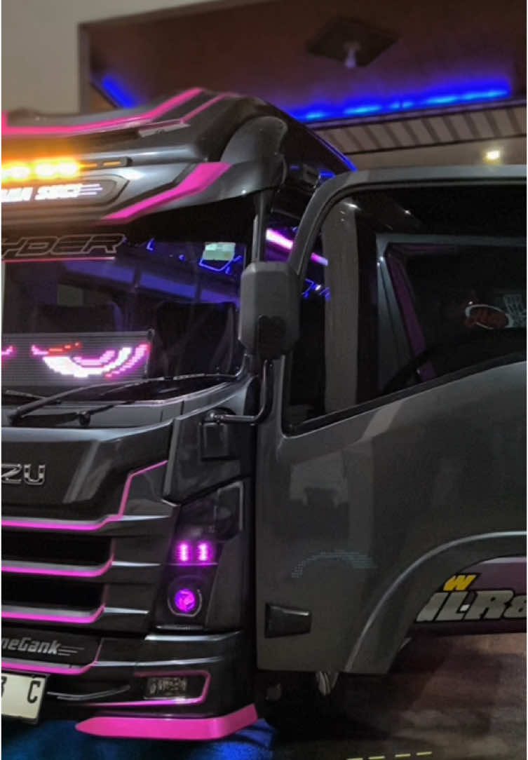 Rsv ‪0822‑2647‑1117‬ #twotonegank #usahasuci #hartonoputrakaroseri #elfmbois #sewaelfjepara #sewaelfkudus #sewaelfpati #sewaelfdemak #sewaelfsemarang #elfgigalong #elfusahasuci #elf21seat 