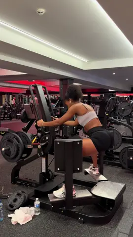 a quick and effective glute day👌🏾 #fyp #GymTok #fitnessmotivation #gym 