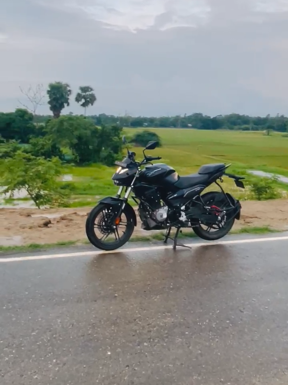 #bike #cumilla #bangladesh #heroxtreme125r #gumtiriver 