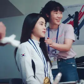 baggy jeans wtaf do u mean nice to meet you??? YOU LITERALLY HELD HER HAIR WHILE SHE PUKED STOP BEING NON CHALANT UGH 😫   #2521 #twentyfivetwentyone #baekyijin #kimtaeri #naheedo #namjoohyuk #baekdo #kdrama #kdramaedit #2521kdrama #2521edit #sadending #edit #fyp #fyppppppppppppppppppppppppppppppppppp #NAHEEDO  #heedo #kimtaeri #taeri #2521 #baekyijin #yijin #namjoohyuk #joohyuk  #twentyfivetwentyone #kdrama #fencer #fencing #2521edit #heedoedit #naheedoedit #ilovekimtaeri #kimtaeriedit #kimtaerifan #edit #kdramaedit #kimtaerifan #kactress #fyp #kdrama 