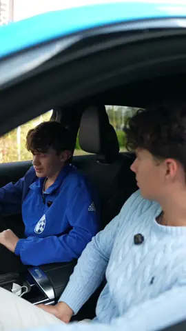 Auf welcher Sprache würdet ihr am liebsten euren Führerschein machen?  Deutsch Englisch Russisch Portugiesisch  #RoadstarsHannover #fahrschule #führeschein #FahrschuleMitVibe #sprachen 