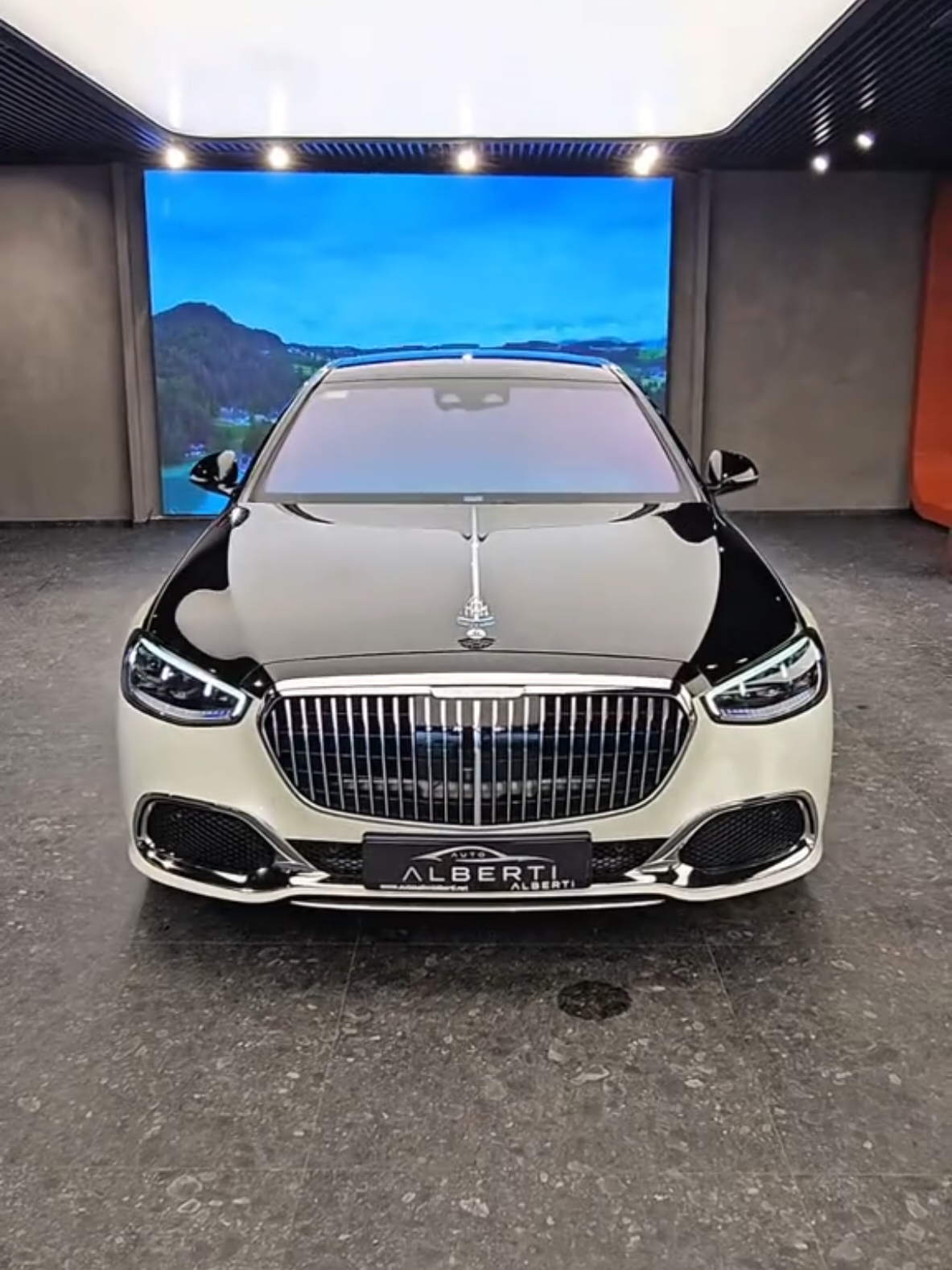 This is Maybach S580 #maybach #s580 #mercedesbenz #luxurysedan #autosallonialberti