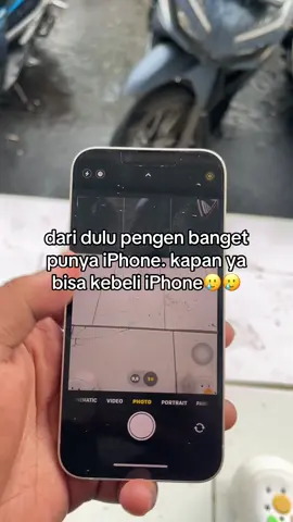 kapan ya punya iPhone🥲