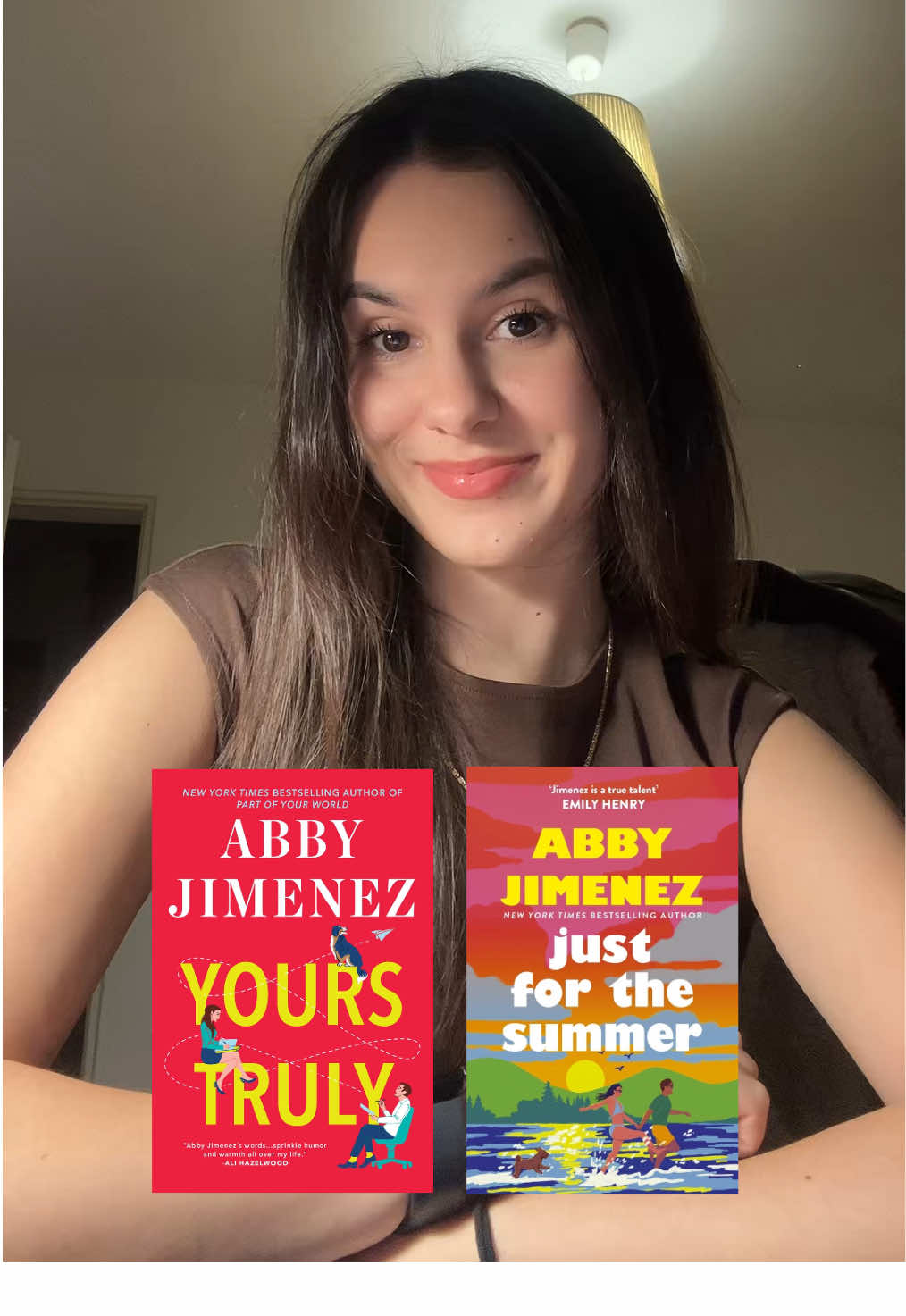 Kocham książki Abby Jimenez❤️ Jest to zdecydowanie moja ulubiona autorka jeśli chodzi o romanse, a „Romans tylko na lato” skradł moje serce i nie mogę zapomnieć o tej książce😭❤️ #BookTok #booktokpl #booktokpolska #romace #abbyjimenez #justforthesummer #yourstruly #fy #fyp 