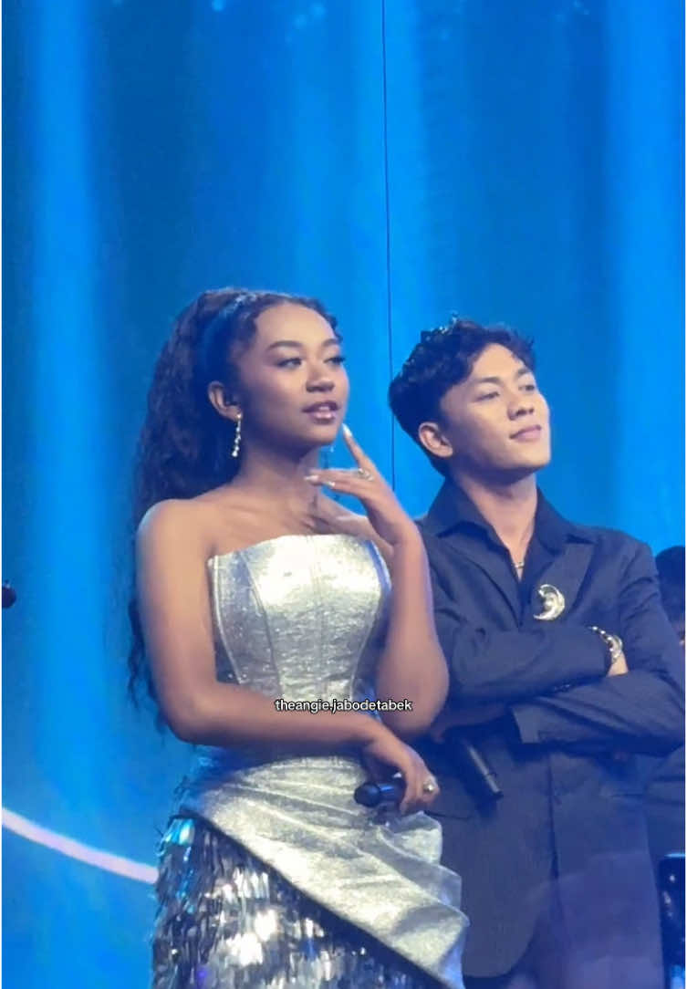 oh udah pinter ngibasin rambut dia😭🏃🏼‍♂️🏃🏼‍♂️ #angiecarvalho #indonesianidol #angieidol 